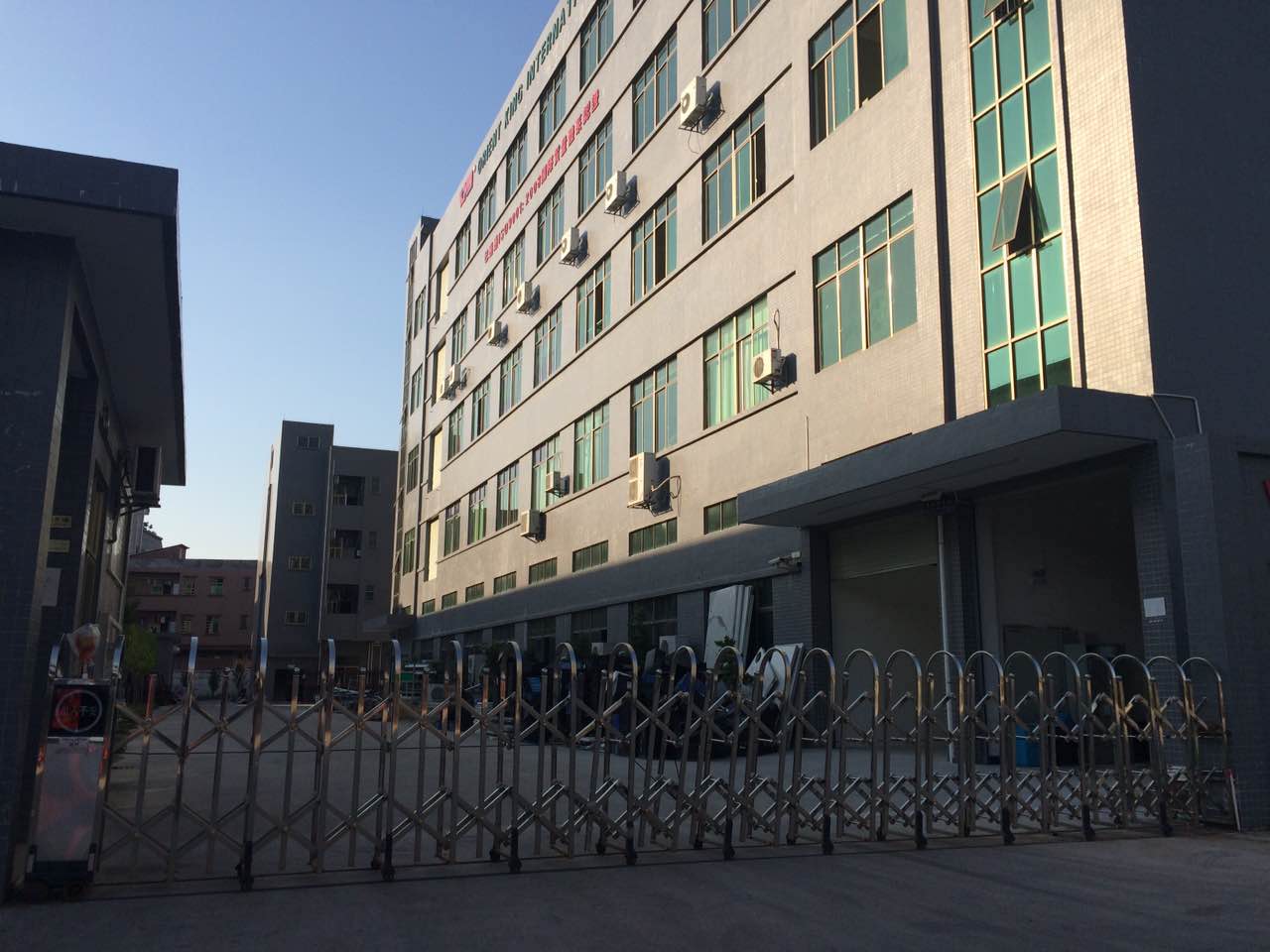 横沥镇标准厂房四层现分租一楼1500平方