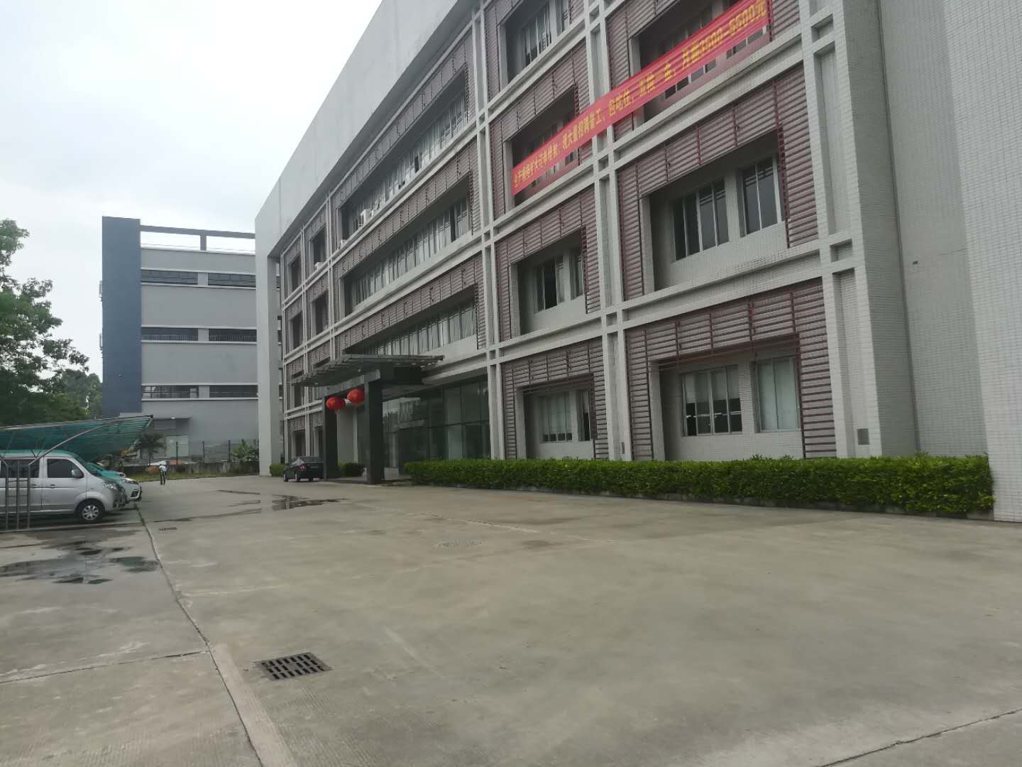 石排原房东独院厂房分租二楼1600平方厂房出租带地坪漆