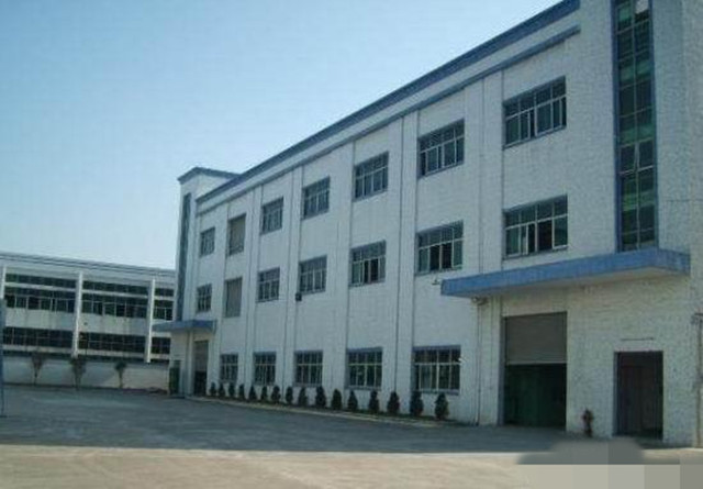 东莞石排新出原东独院标准厂房3900平方厂房出租带现成航车